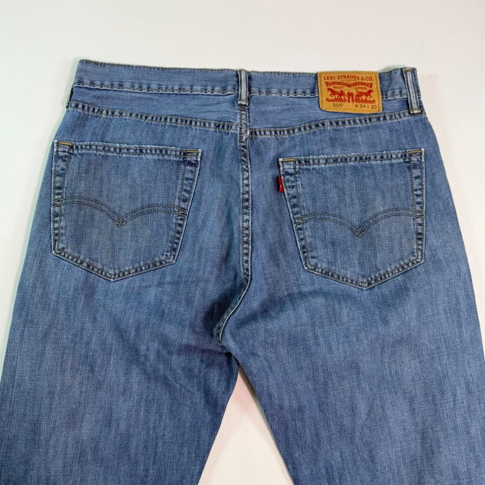 Levis 505 Regular Fit Straight Leg Jeans Mens 34x30 Medium Wash Blue 00505-0236